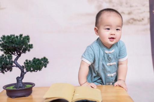 呼伦贝尔宝宝爱吐奶是什么原因